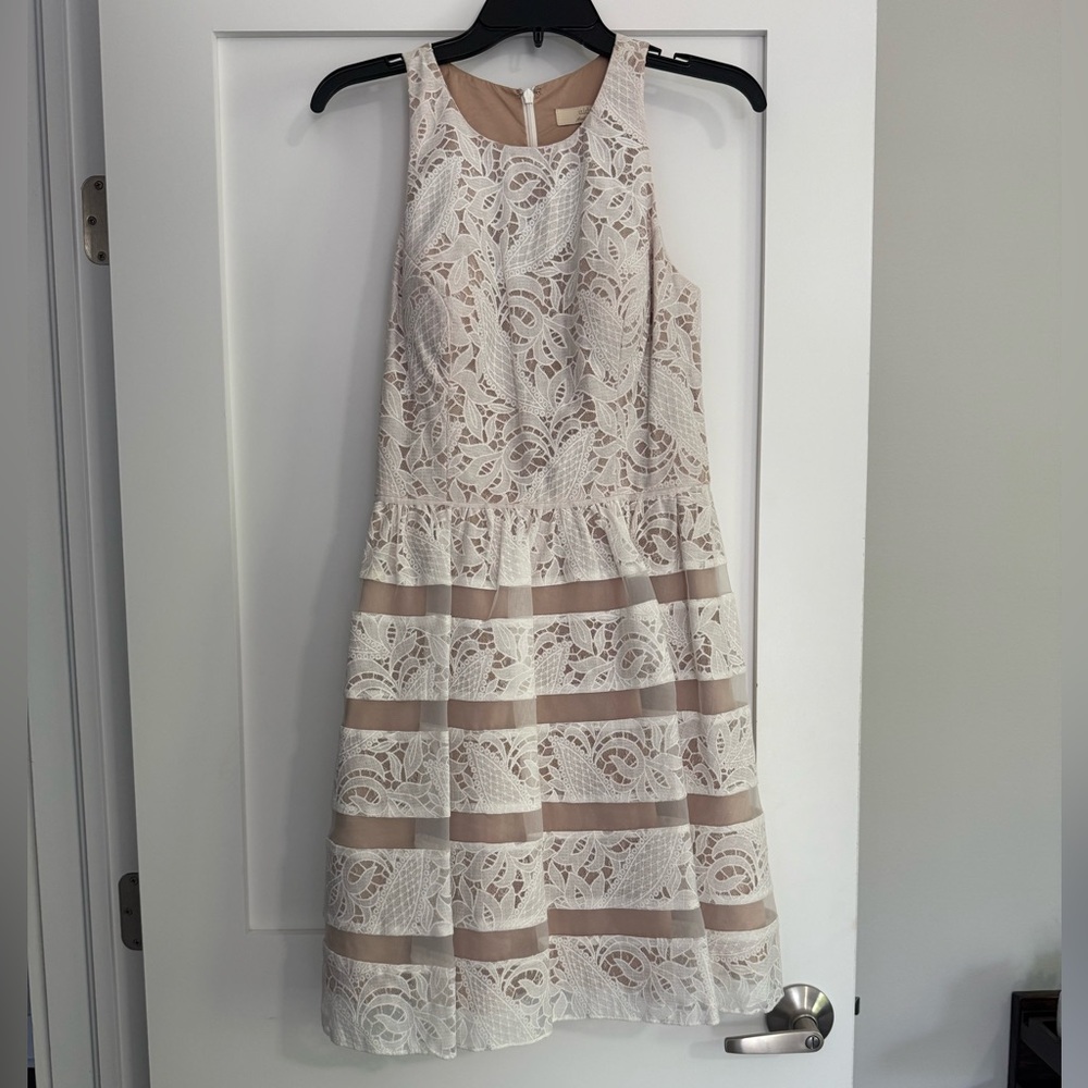 Elegant Lace Sleeveless Dress - Cream